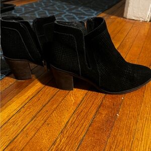 Women’s size 7 Lucky Brand booties